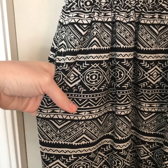 Cato dress with black/cream geometric pattern - Picture 3 of 5